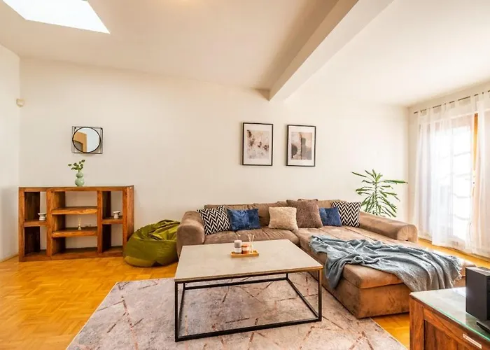 Templova - Old Town Large Apartment With Terrace