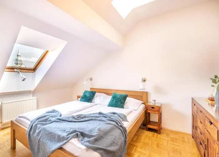 Templova - Old Town Large Apartment With Terrace