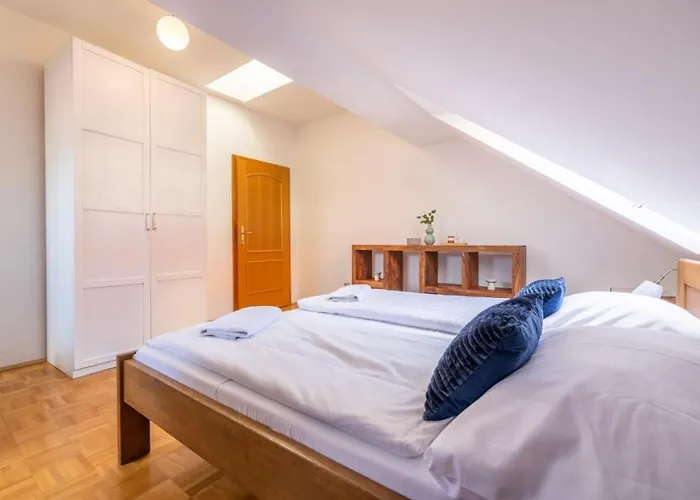 Templova - Old Town Large Apartment With Terrace