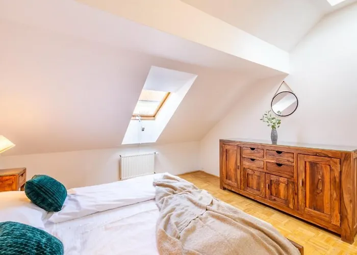 Templova - Old Town Large Apartment With Terrace